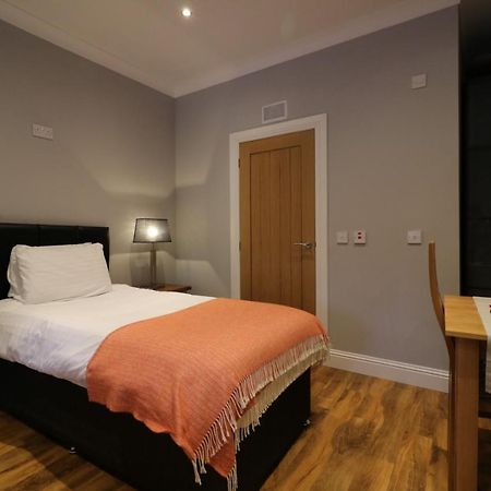 Signature - Linden Cottage Room 2 Airdrie Exterior foto