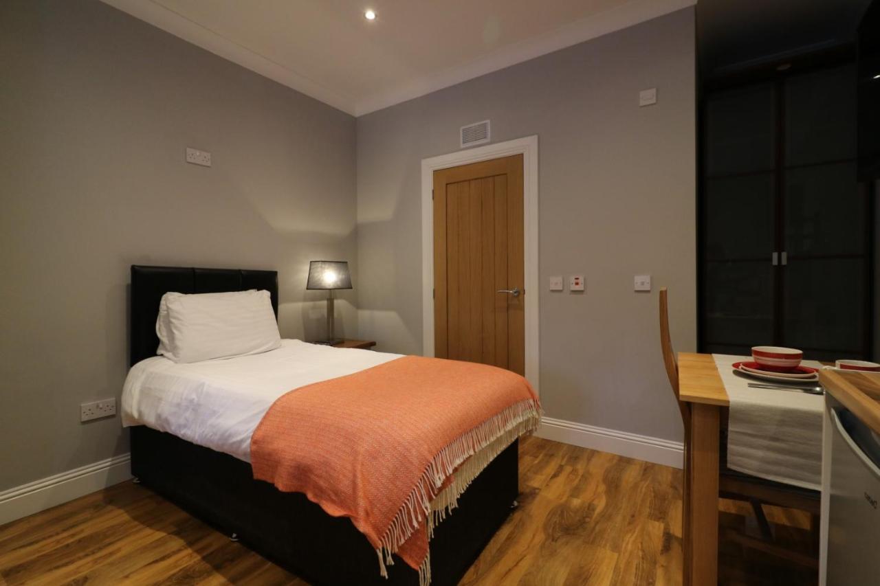 Signature - Linden Cottage Room 2 Airdrie Exterior foto